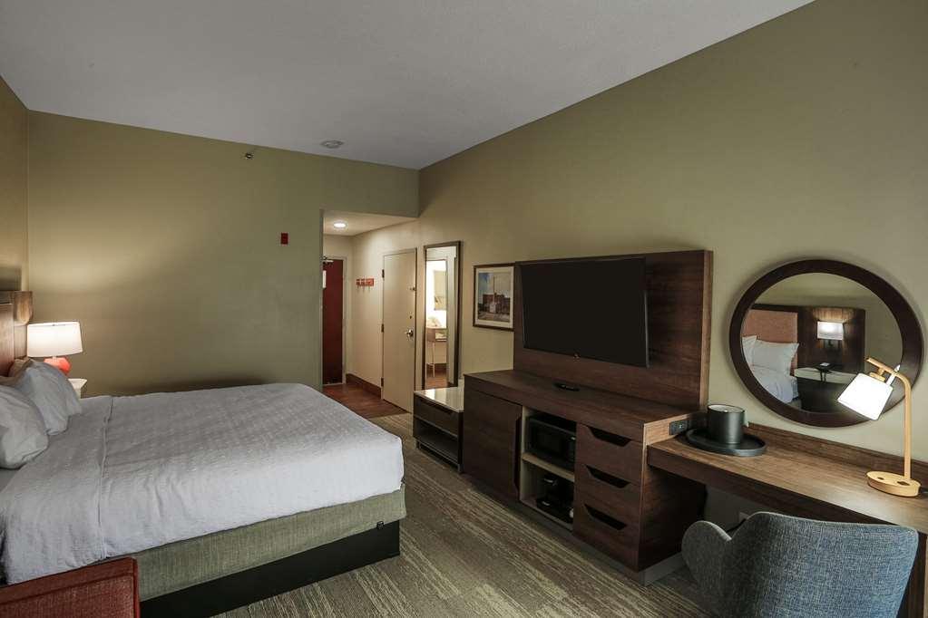 Hampton Inn Springfield Room photo